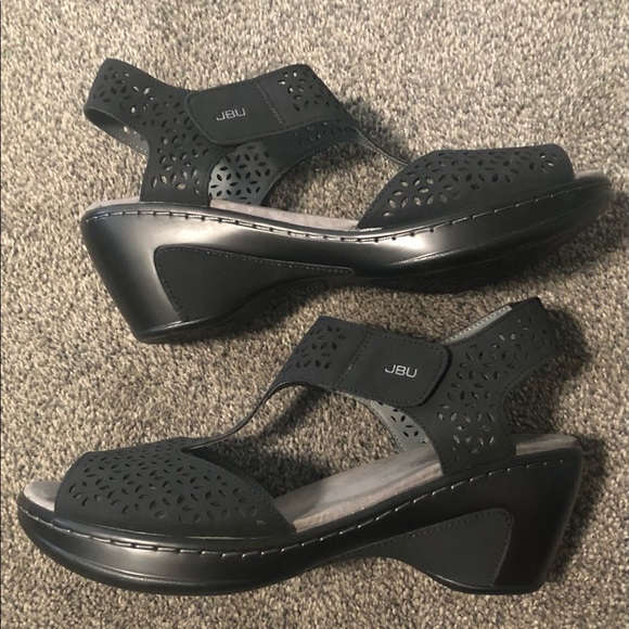 Black Jambu Chloe- Practically new! - Picture 9 of 9